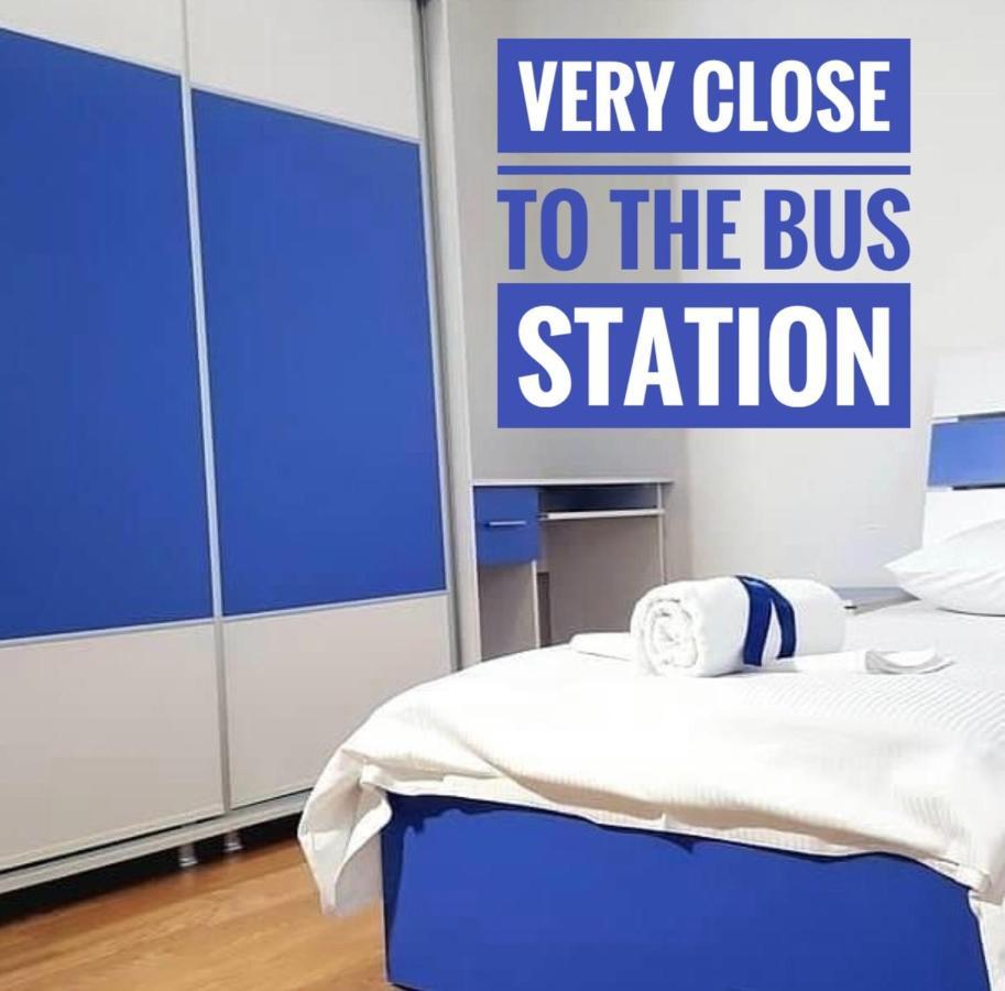 Bus Station Hostel Приштина Экстерьер фото
